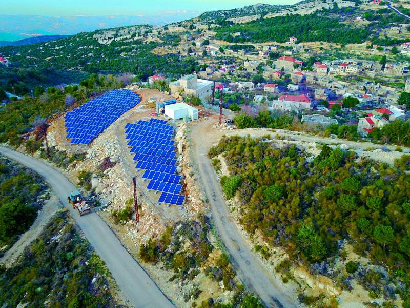 Pourquoi les libanais préfèrent les panneaux solaires aux groupes  électrogènes ?