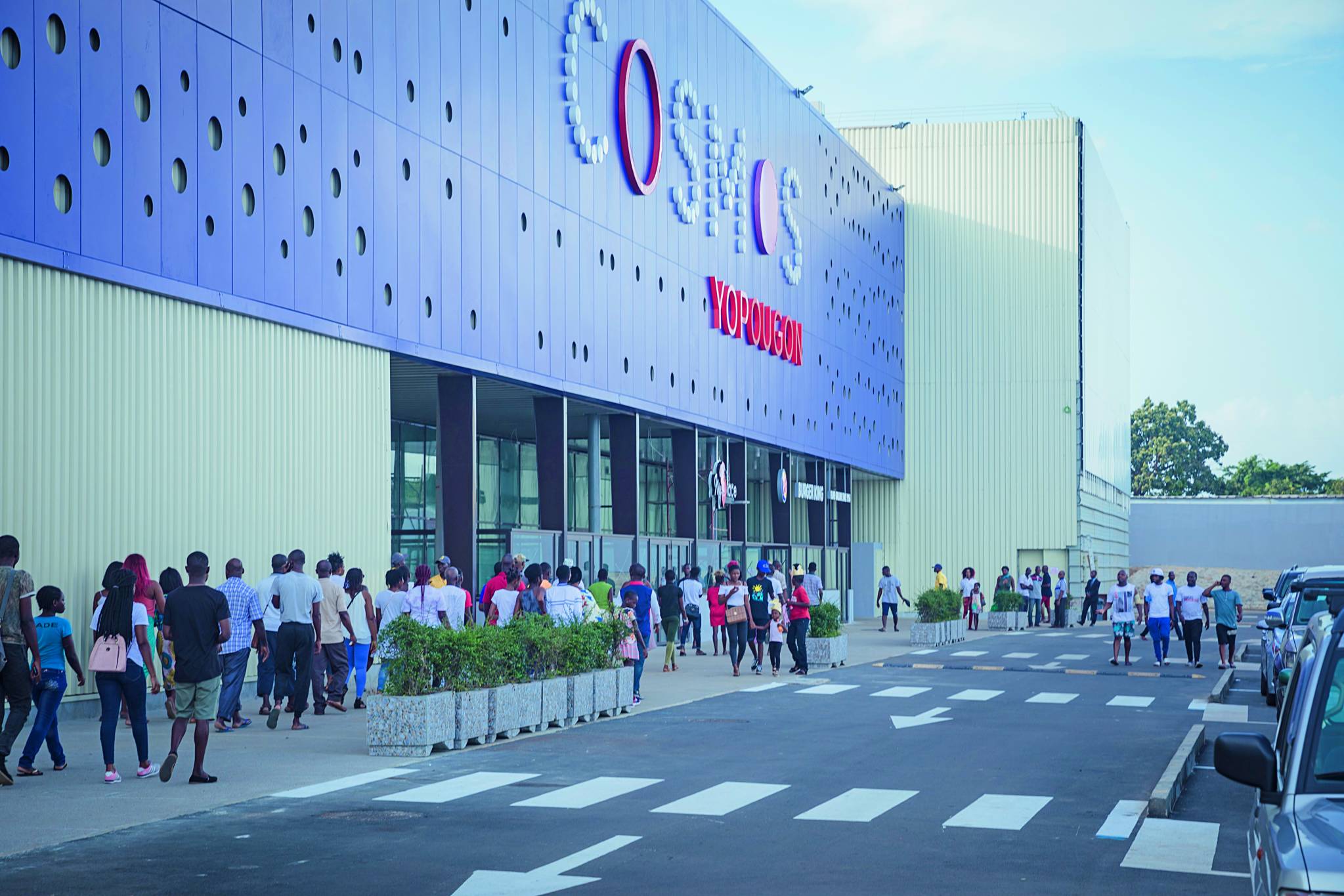 Saradar Family Office inaugure un centre commercial dans la banlieue d'Abidjan
